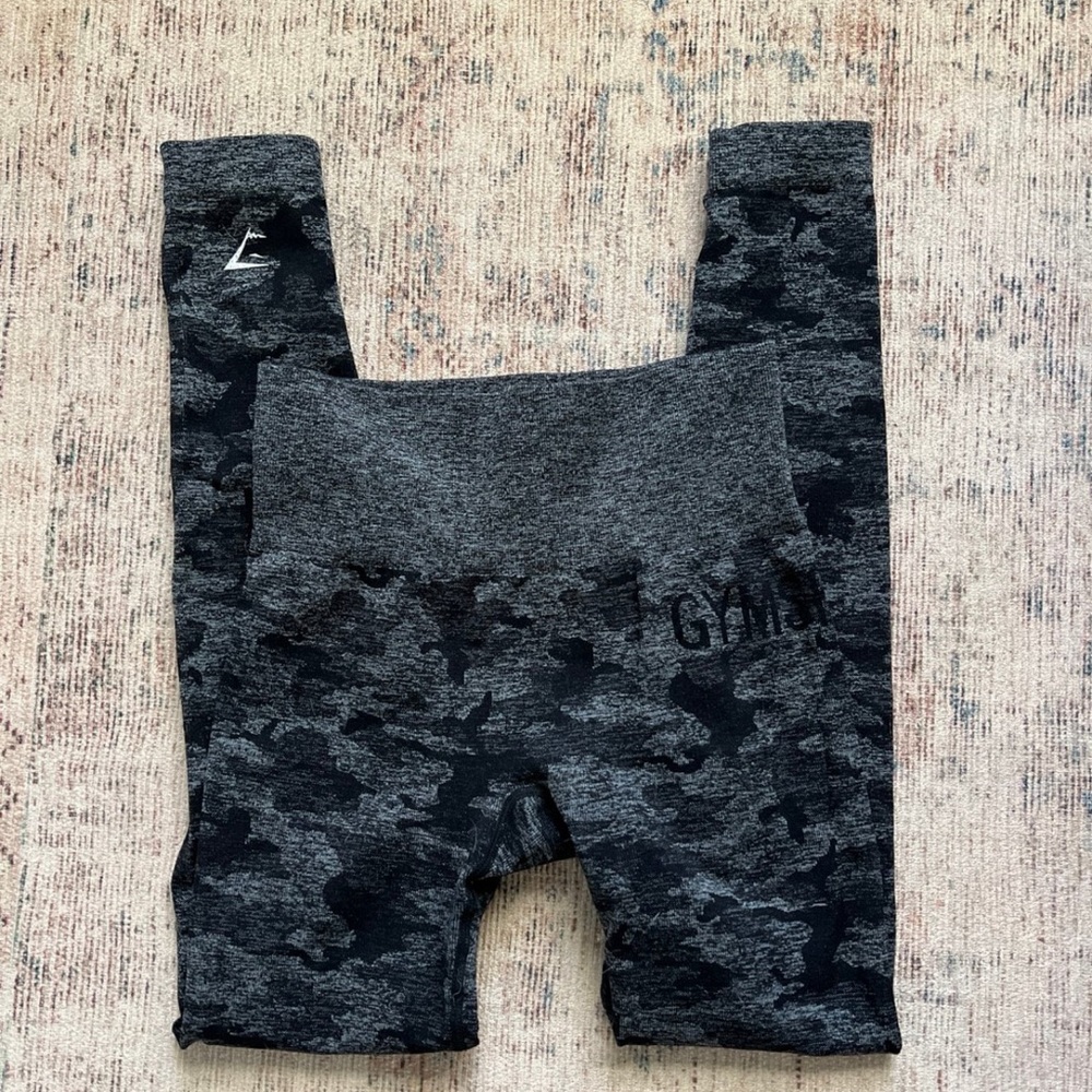 Black Gymshark seamless scrunch bum leggings